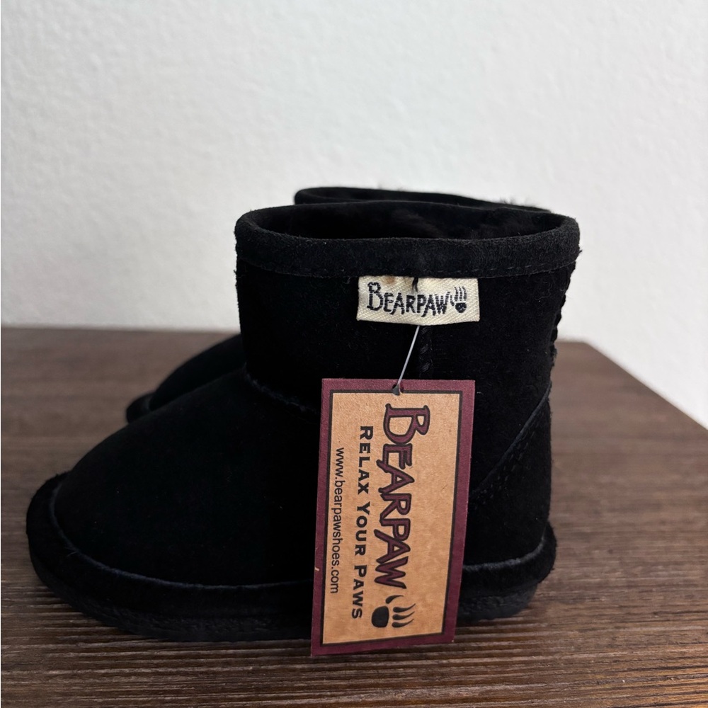 Bearpaw Eva Short Black Boots in toddler size 6